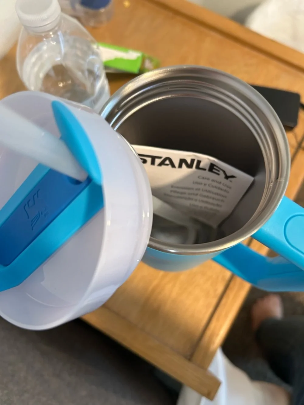 Stanley Bright Blue Quencher Handle Tumbler with Straw Lid - Picture 4 of 5